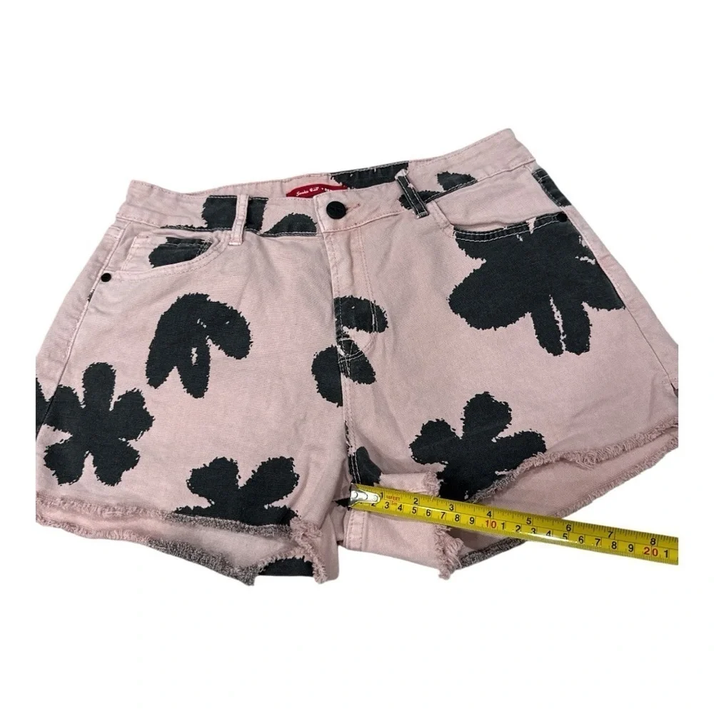 Smoke Rise Red Black Jean Shorts with Bold Floral Print size L